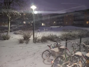 snö från trappuppgången